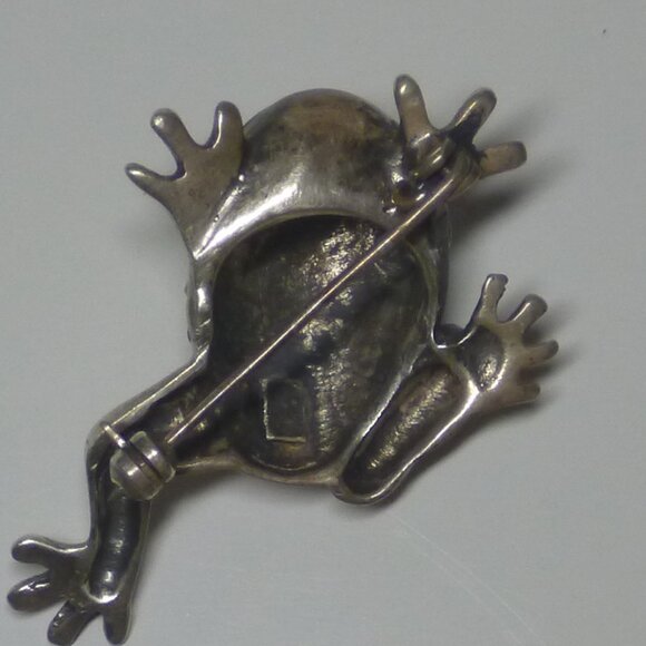 Vintage Sterling Silver Frog Brooch - Picture 5 of 7